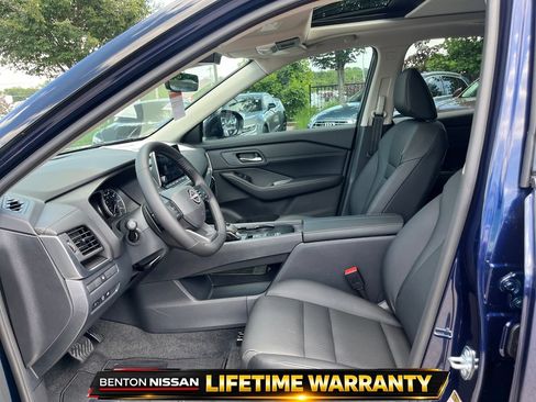 Used 2026 Nissan Rogue Dark Armor FWD image 11
