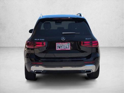 Used 2026 Mercedes-Benz GLB 250 4MATIC image 8