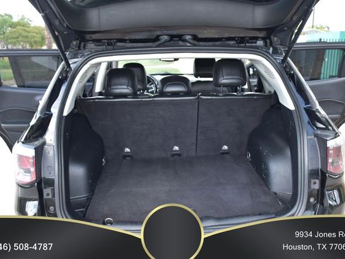 Used 2018 Jeep Compass Latitude w/ Popular Equipment Group FWD image 14