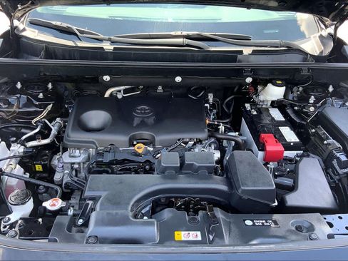 Used 2024 Toyota RAV4 XLE FWD image 31
