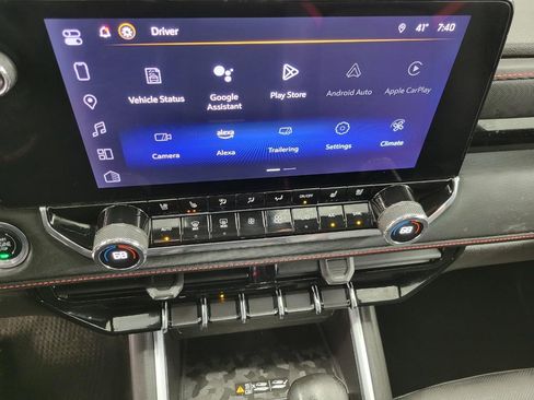 Used 2023 Chevrolet Colorado Z71 w/ Z71 Convenience Package 2 image 7