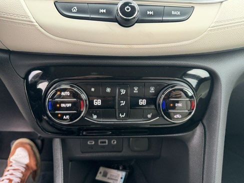 Used 2022 Buick Encore GX Select FWD image 18