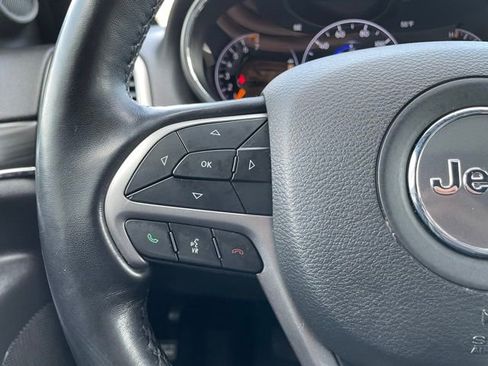 Used 2021 Jeep Grand Cherokee Limited image 16