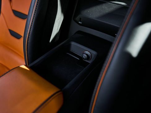 Used 2020 Lamborghini Huracan EVO image 54