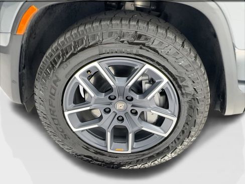 Used 2025 Rivian R1S Adventure AWD/4WD image 12