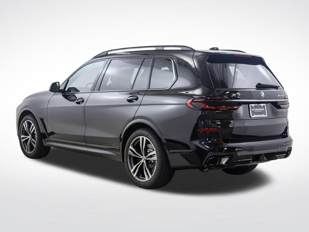Used 2027 BMW X7 xDrive40i w/ M Sport Package AWD/4WD image 3
