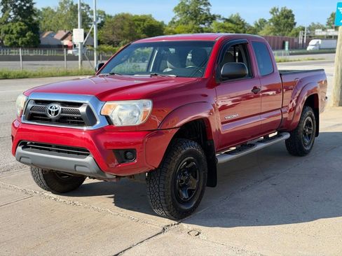 Used 2012 Toyota Tacoma 4x4 Access Cab w/ SR5 Pkg image 1
