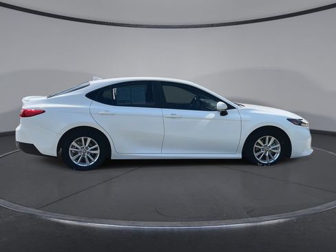 Used 2025 Toyota Camry LE w/ Convenience Package FWD image 9