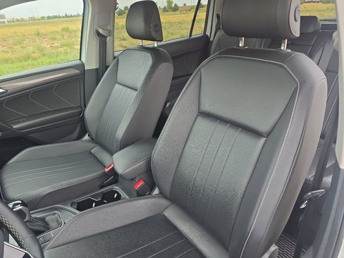 Used 2024 Volkswagen Tiguan SE image 14