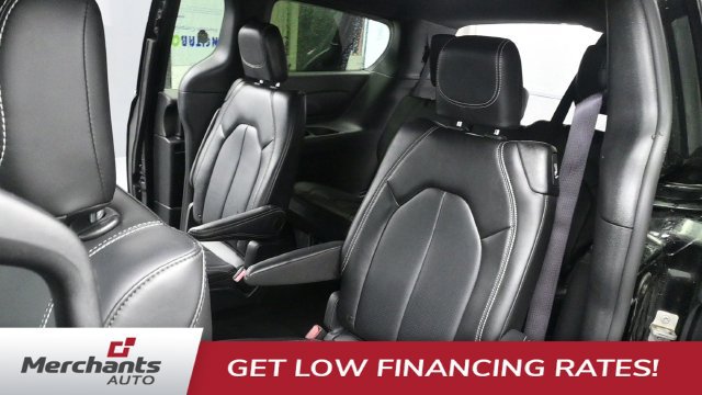 Used 2025 Chrysler Pacifica Select FWD image 22