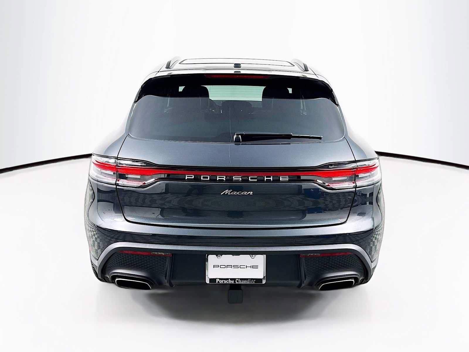 Used 2026 Porsche Macan AWD/4WD image 10