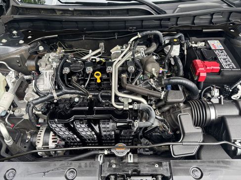 Used 2025 Nissan Altima 2.5 SV FWD image 27