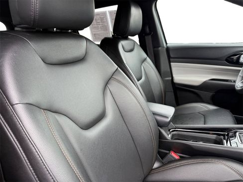 Used 2024 Jeep Compass Limited image 15