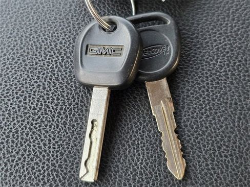 Used 2020 GMC Canyon All Terrain w/ All Terrain X Package image 35