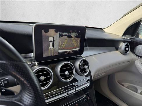 Used 2019 Mercedes-Benz GLC 300 4MATIC image 15