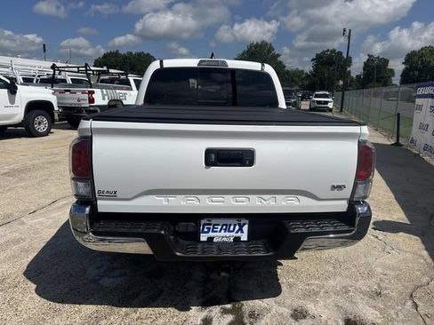Used 2023 Toyota Tacoma TRD Off-Road AWD/4WD image 12