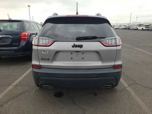 Used 2019 Jeep Cherokee Latitude Plus AWD/4WD image 3