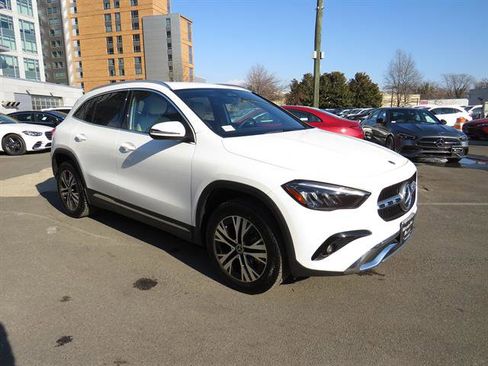 Used 2025 Mercedes-Benz GLA 250 4MATIC image 5