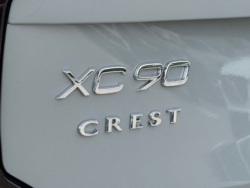 New 2025 Volvo XC90 T8 Core image 8