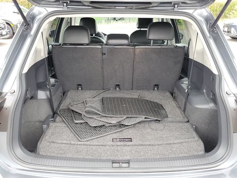 Used 2021 Volkswagen Tiguan SE AWD/4WD image 17