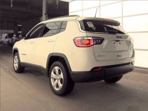 Used 2021 Jeep Compass Latitude AWD/4WD image 2