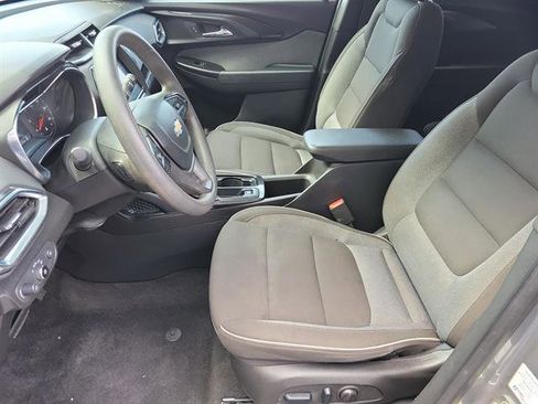 Used 2023 Chevrolet TrailBlazer LT w/ Convenience Package image 3