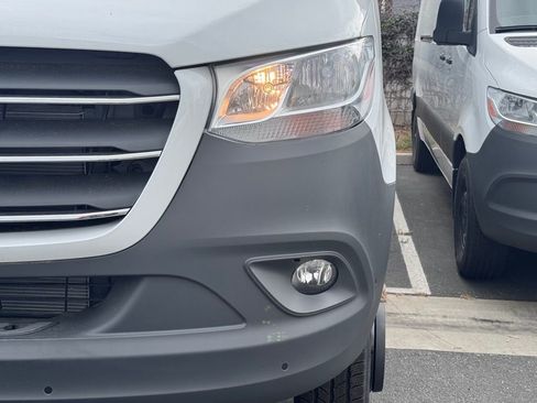 Used 2024 Mercedes-Benz Sprinter 3500 image 7