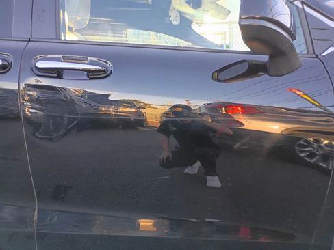 Used 2022 Toyota Sienna XSE image 28