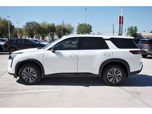 New 2026 Nissan Pathfinder S image 3