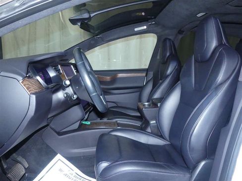Used 2018 Tesla Model X 75D AWD/4WD image 22