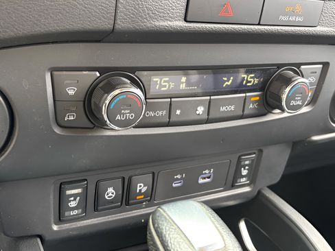 Used 2023 Nissan Frontier SV w/ SV Convenience Package image 7