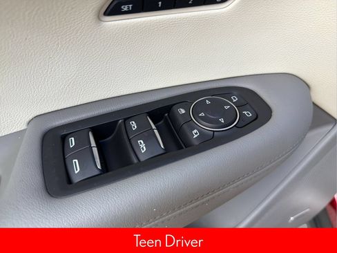 Used 2022 Cadillac XT6 Premium Luxury FWD image 28