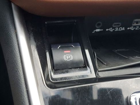 Certified 2025 Subaru Outback Touring w/ Popular Package #2 image 32