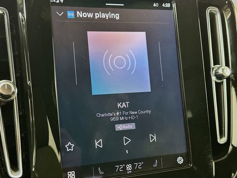 Used 2024 Volvo XC40 B5 Core image 21