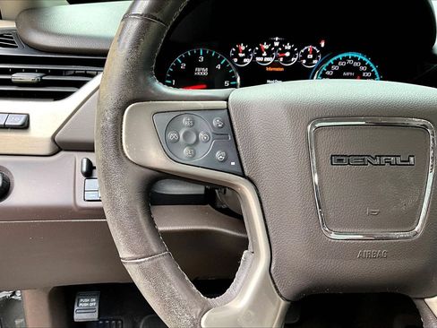 Used 2020 GMC Yukon Denali RWD image 10