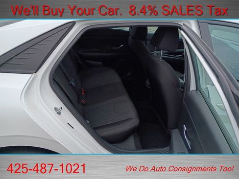 Used 2022 Hyundai Elantra SE FWD image 14