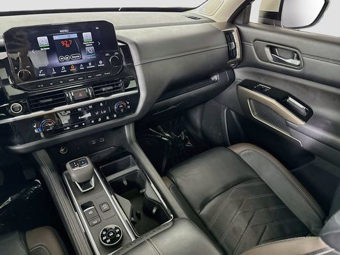 Used 2022 Nissan Pathfinder Platinum w/ Cargo Package AWD/4WD image 23
