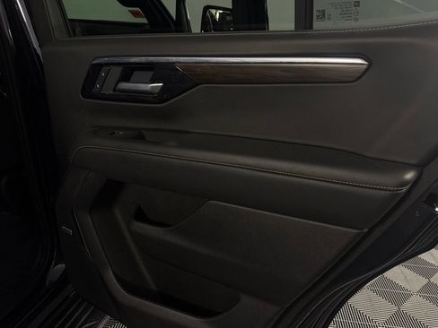 Used 2025 Chevrolet Tahoe Premier AWD/4WD image 29