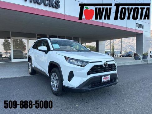 Certified 2020 Toyota RAV4 LE image 1