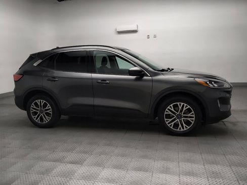 Used 2020 Ford Escape SEL image 11