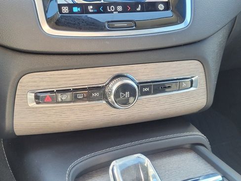 Used 2023 Volvo XC90 T8 Ultimate w/ Protection Package Premier image 25