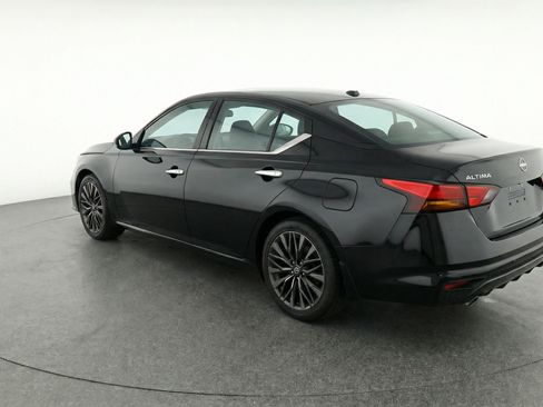 Used 2025 Nissan Altima 2.5 SV image 6