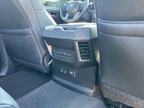 Used 2023 Toyota Tundra Platinum image 43