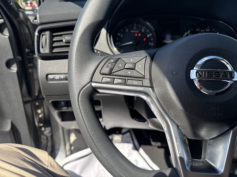 Used 2018 Nissan Rogue Sport S w/ S Appearance Package AWD/4WD image 15