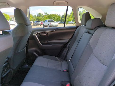 Used 2020 Toyota RAV4 XLE FWD image 14