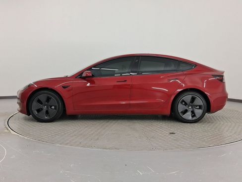 Used 2021 Tesla Model 3 Standard Range Plus image 2