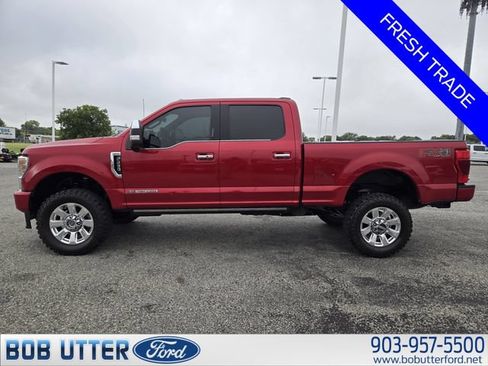 Certified 2022 Ford F250 Platinum w/ FX4 Off-Road Package AWD/4WD image 4