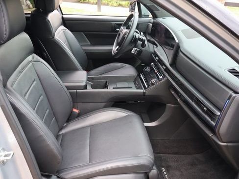 Used 2024 Hyundai Santa Fe Calligraphy AWD/4WD image 7