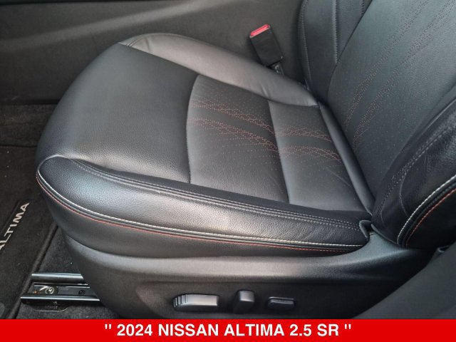 Certified 2024 Nissan Altima 2.5 SR w/ SR Premium Package FWD image 17