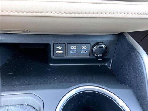 Used 2022 Toyota Highlander XLE AWD/4WD image 26